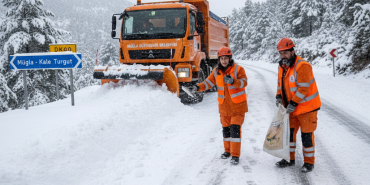 Muglada-Kis-Teyakkuzu-Ekipler-Yollari-Acik-Tutuyor-gemini
